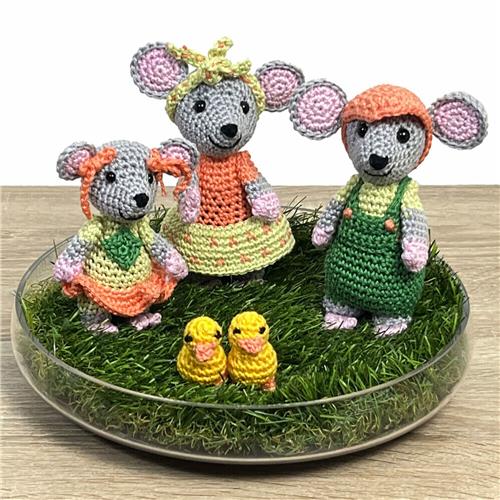 Laura en Annelies de Vries | Amigurumi muizen voor ieder seizoen