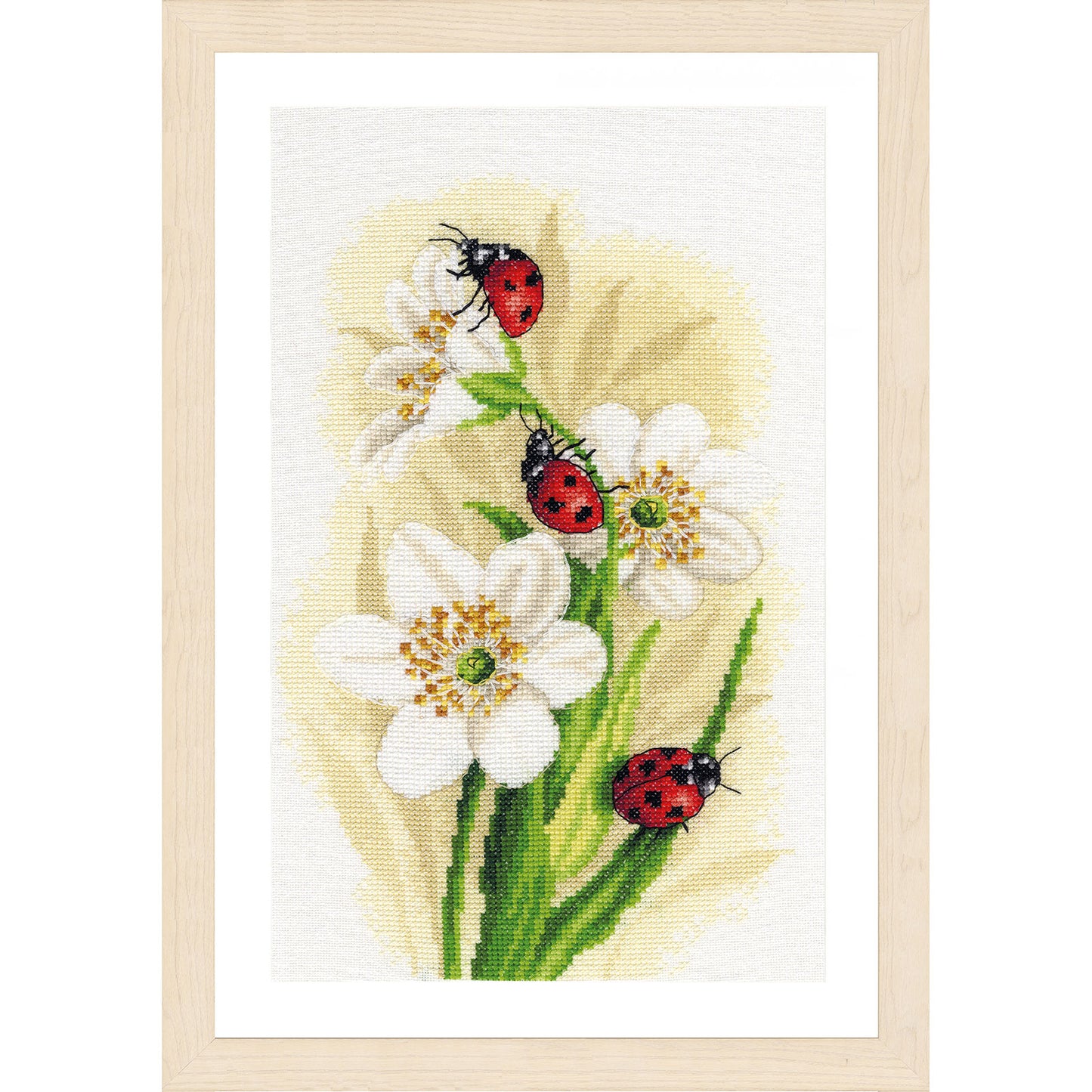 LanArte | Borduurpakket Parade van lieveheersbeestjes | 22 x 33 cm