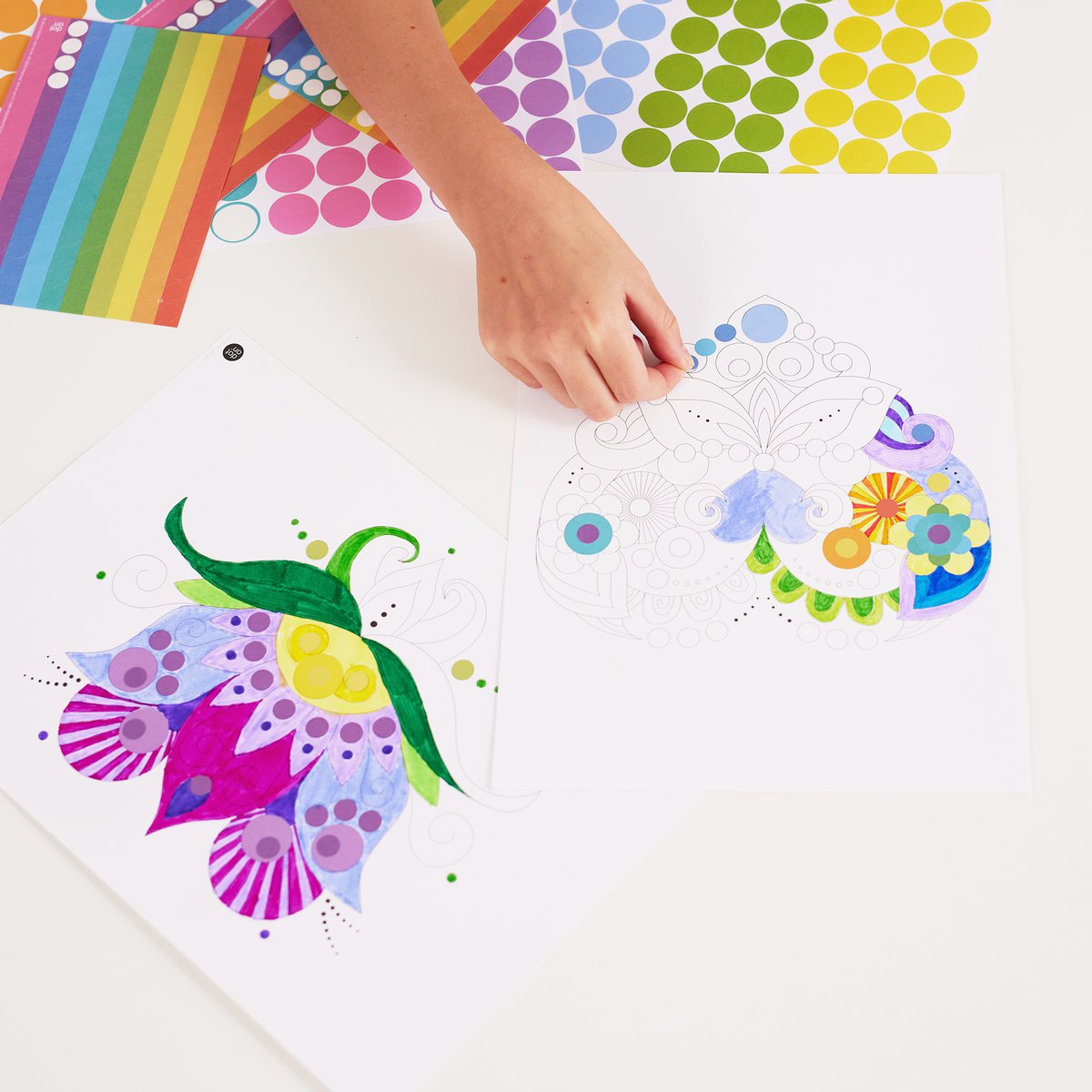 Dot on® | Dots & Colour kleurset met dot stickers - 21x30 cm