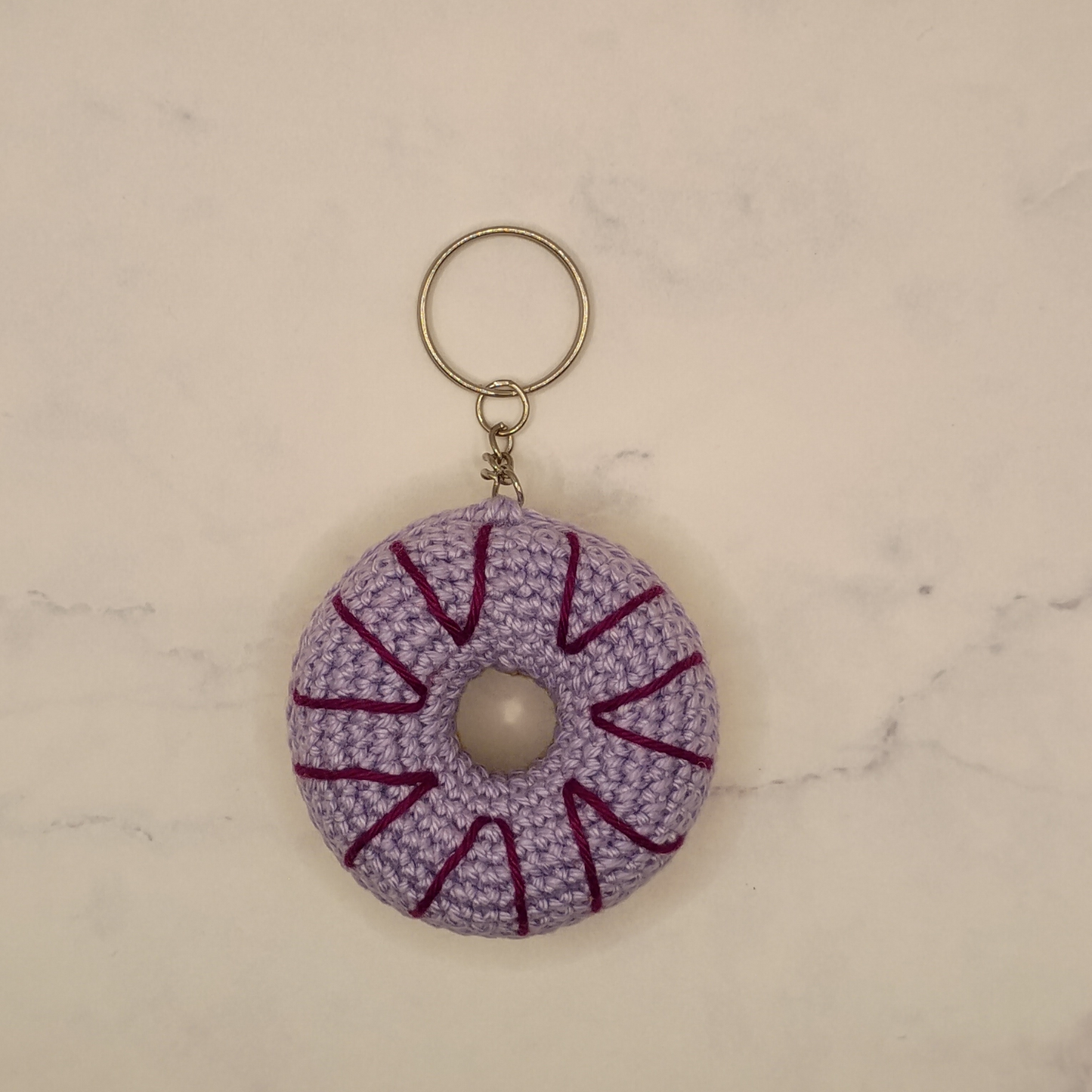 Handgemaakt | Sleutelhanger Donut Ø 6 cm paars