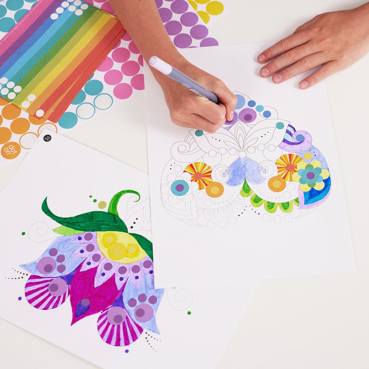 Dot on® | Dots & Colour kleurset met dot stickers - 21x30 cm