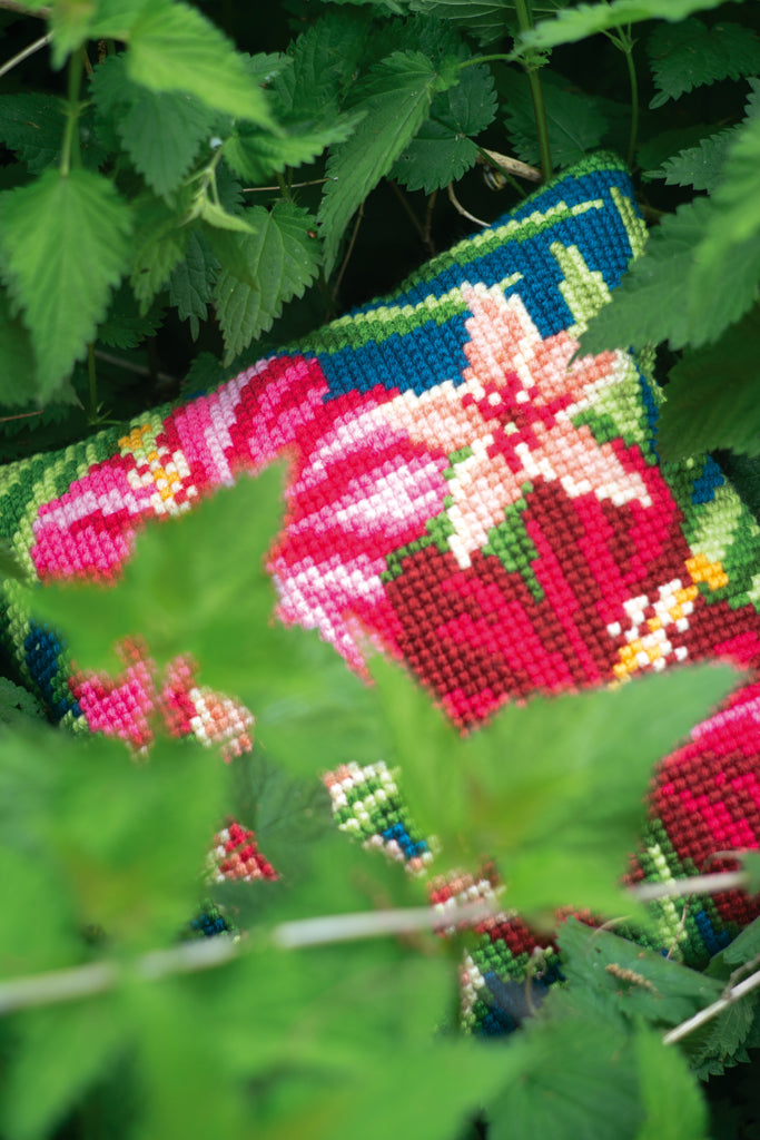 Vervaco | Kruissteekkussen kit Bloemen botanical