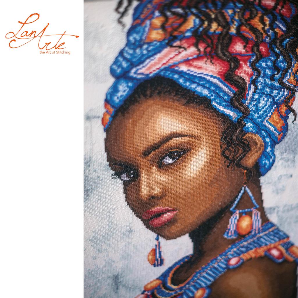 LanArte | Borduurpakket Hoofddoekmodel | 39 x 49 cm