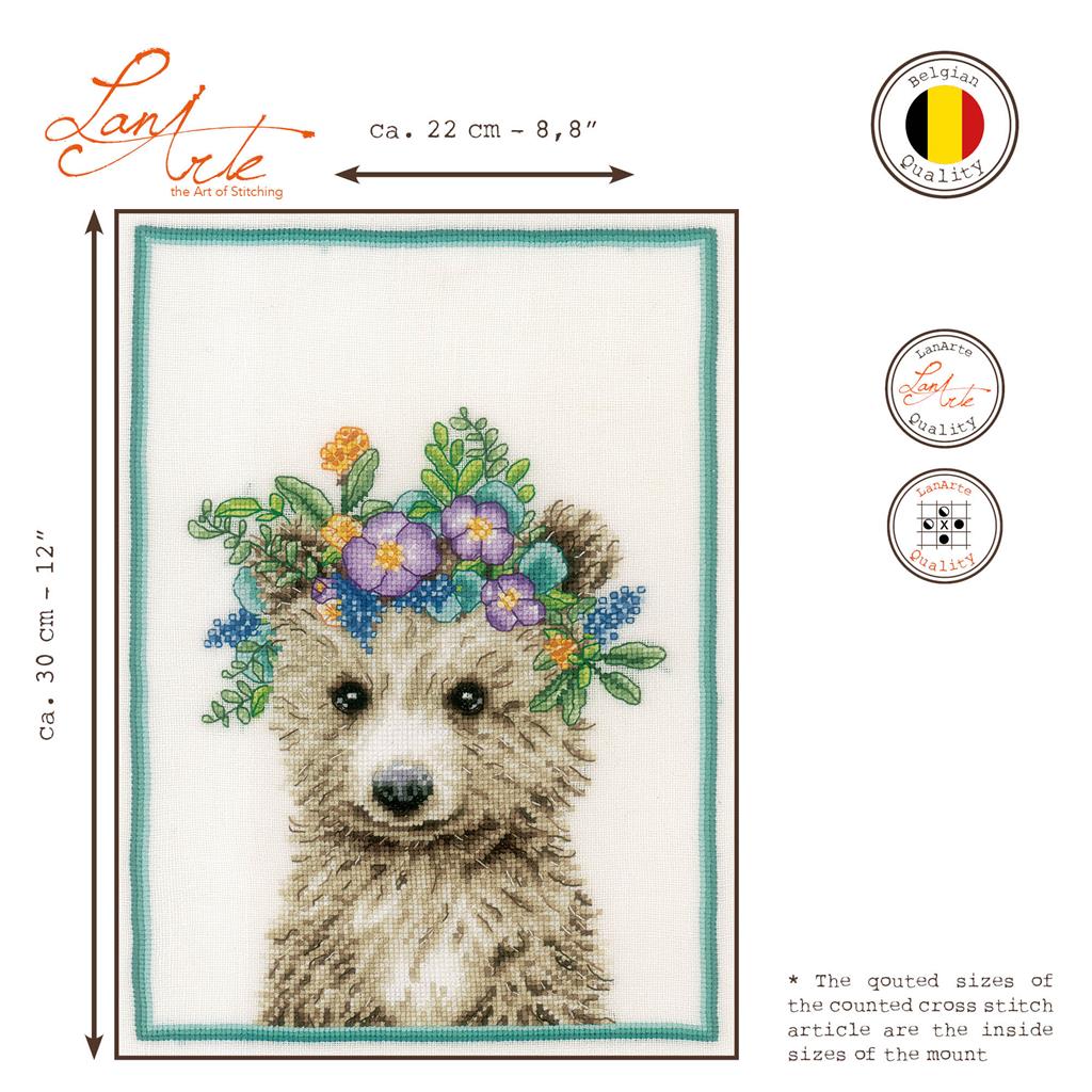 LanArte | Borduurpakket Beer met bloemenkroon | 22 x 30 cm