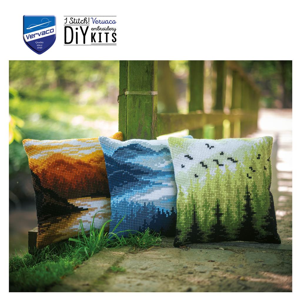Vervaco | Kruissteekkussen kit Blauw landschap