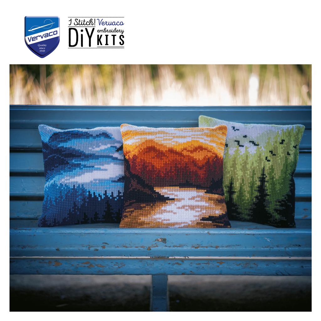 Vervaco | Kruissteekkussen kit Blauw landschap