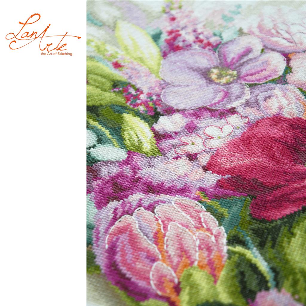 LanArte | Borduurpakket Bright Florals | Katoen | 47 x 37 cm