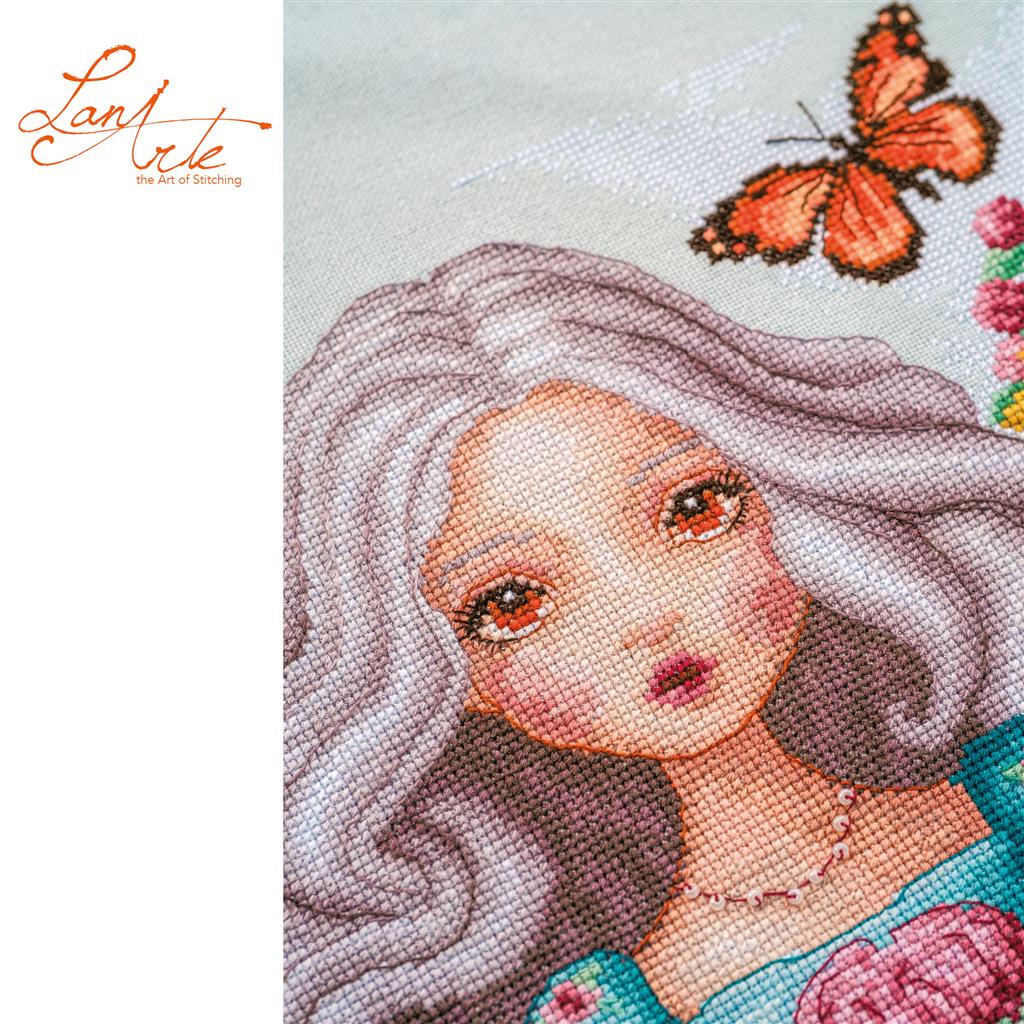 LanArte | Borduurpakket Meisje met dahlia's en vlinders | 29 x 29 cm