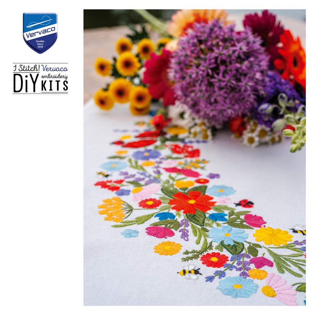 Vervaco | Tafelkleed kit Kleurrijke wereld van bloemen | ca. 72 x 72 cm