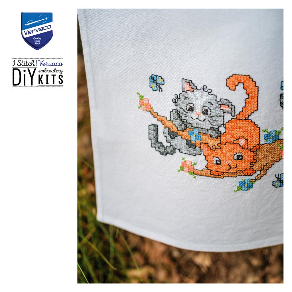 Vervaco | Handdoek kit Spelende poesjes | ca. 46 x 71 cm