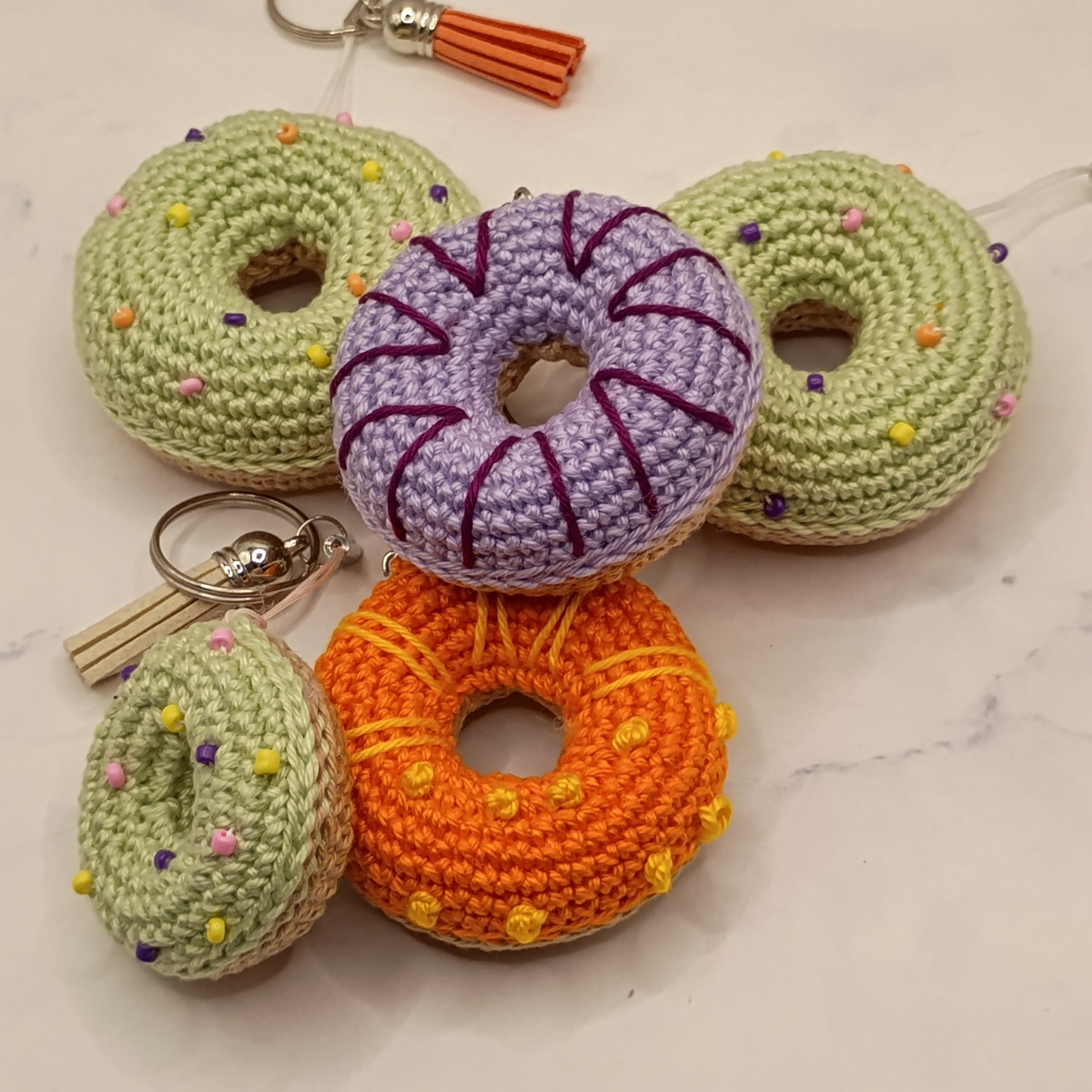 Handgemaakt | Sleutelhanger Donut Ø 6 cm oranje