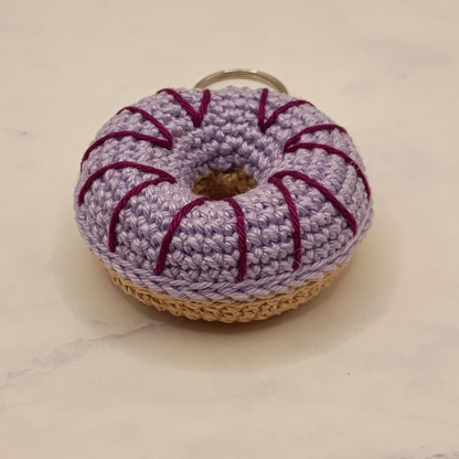 Handgemaakt | Sleutelhanger Donut Ø 6 cm paars
