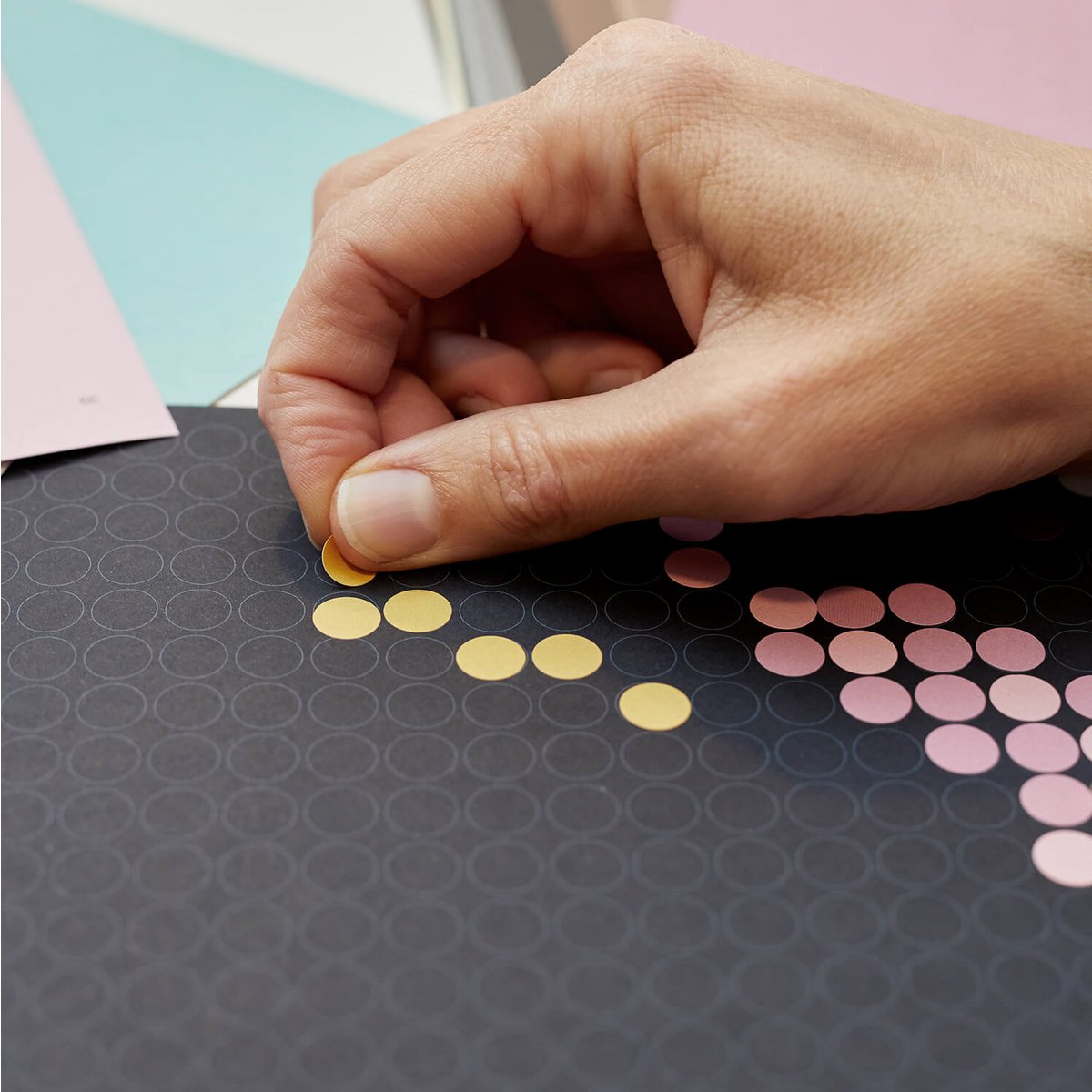 Dot on® | Pixelart set met dot stickers - Vincent 50x70 cm