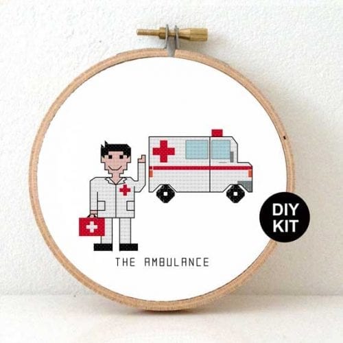 Studio Koekoek | Borduurpakket - Ambulancier - m