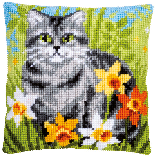 Vervaco | Kruissteekkussen kit Poes tussen bloemen