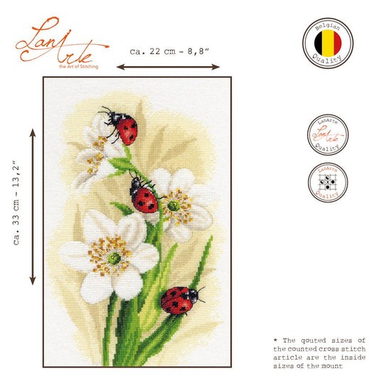 LanArte | Borduurpakket Parade van lieveheersbeestjes | 22 x 33 cm