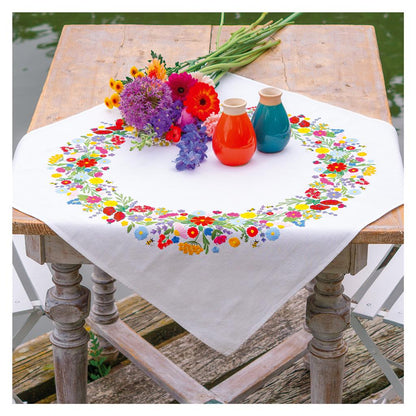 Vervaco | Tafelkleed kit Kleurrijke wereld van bloemen | ca. 72 x 72 cm