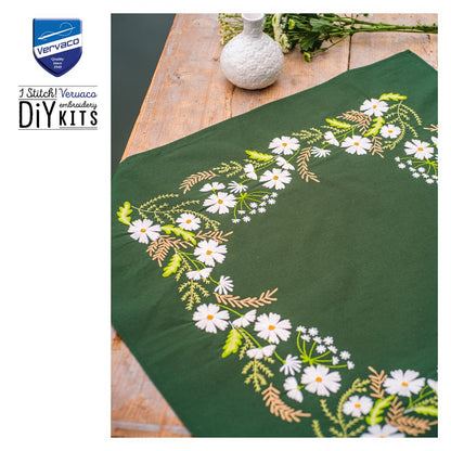 Vervaco | Tafelkleed kit Witte bloemen | ca. 72 x 72 cm