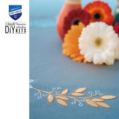 Vervaco | Tafelkleed kit Bloemen en takjes | ca. 72 x 72 cm
