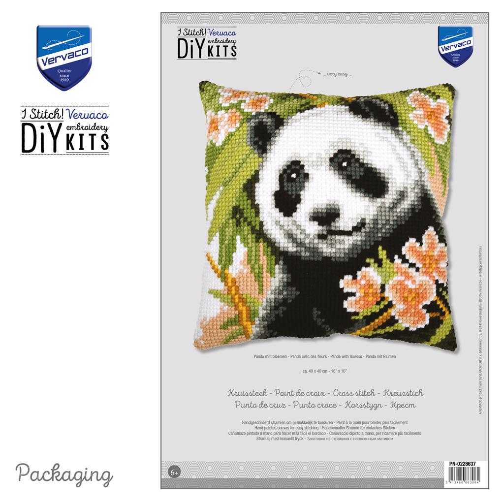 Vervaco | Kruissteekkussen kit Panda met bloemen | ca. 40 x 40 cm