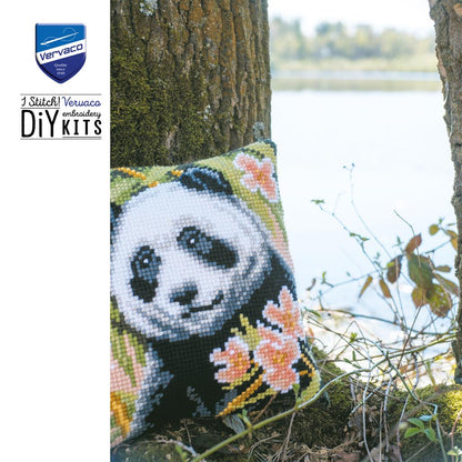 Vervaco | Kruissteekkussen kit Panda met bloemen | ca. 40 x 40 cm